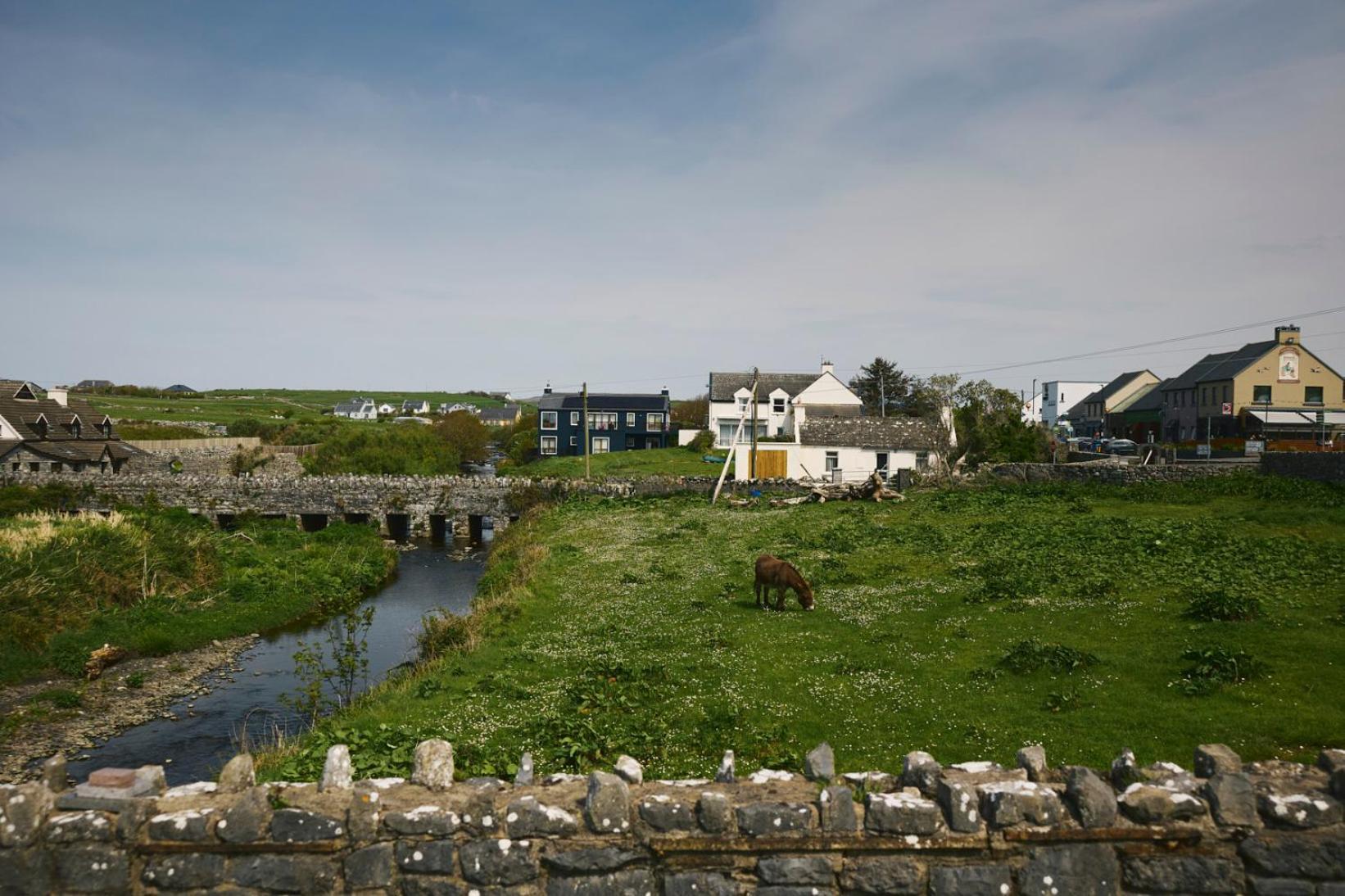 Studio D Doolin Exterior foto